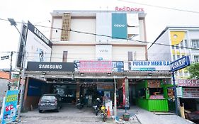 RedDoorz Plus At Merr Rungkut Jl Gunung Anyar